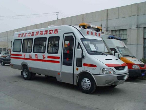 救護車生產廠家的發(fā)展趨勢如何？一篇文章告訴你。01